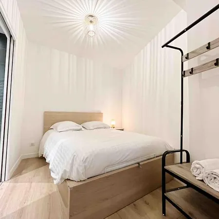 Le Close: 4 Prs Standing - Vieille