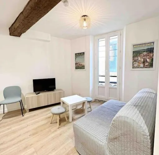 Le Close: 4 Prs Standing - Vieille Appartement *