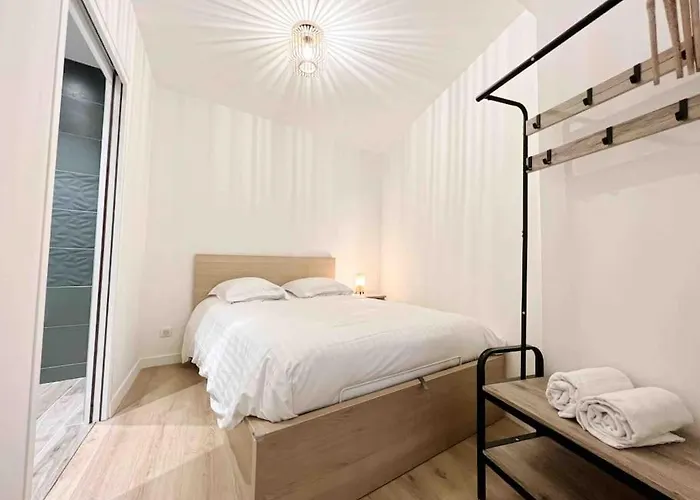 Le Close: 4 Prs Standing - Vieille