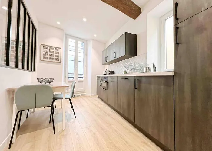 Le Close: 4 Prs Standing - Vieille *