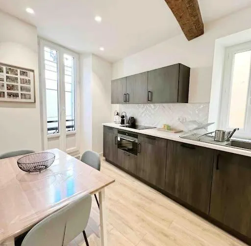 Le Close: 4 Prs Standing - Vieille Appartement